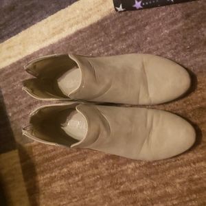 BOUTIQUE  ANKLE BOOTIES